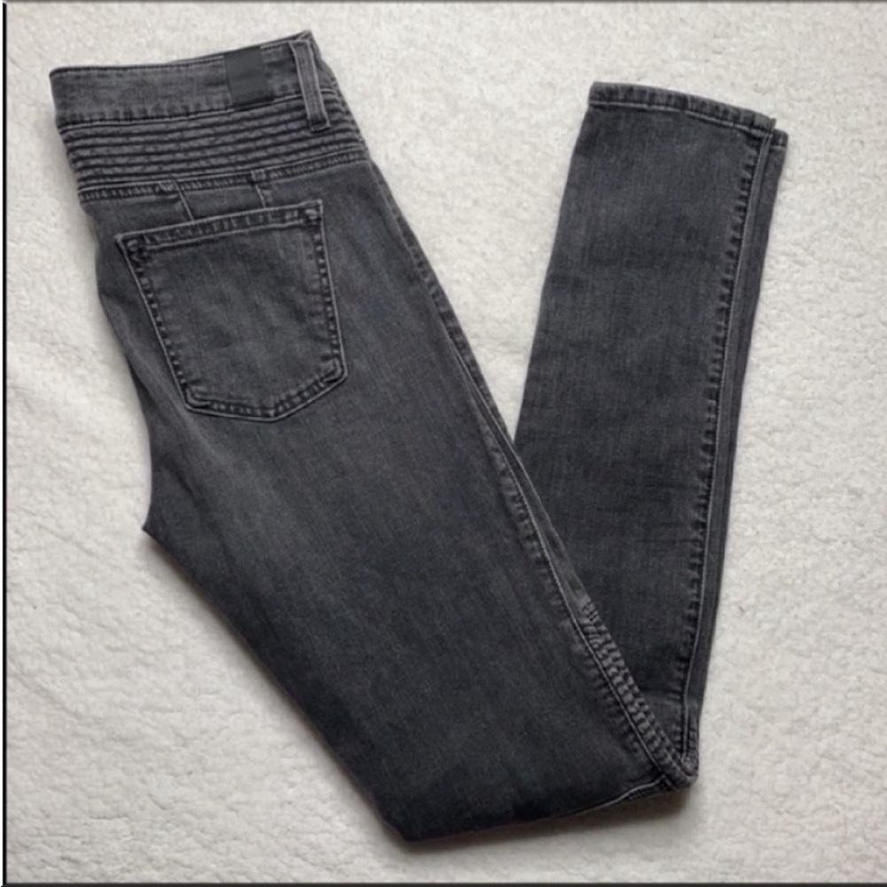 Vince Skinny Moto Jeans Denim Gray Black Wash
Size 26 - Picture 4 of 13